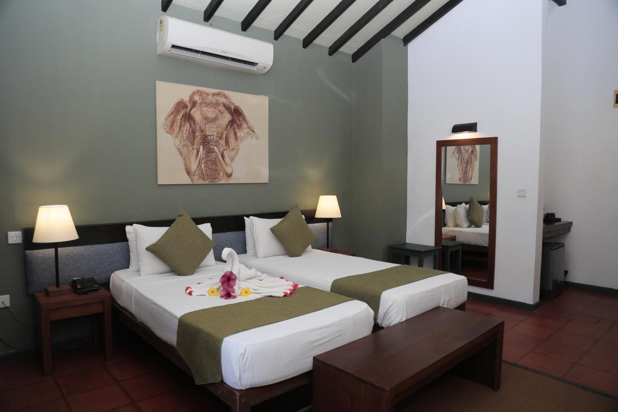 Hotel Elephant Reach Yala Esterno foto